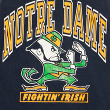 Lade das Bild in den Galerie-Viewer, Savvy Tanktop &quot;Notre Dame Fightin Irish&quot; Single Stitch,90er, blau, L
