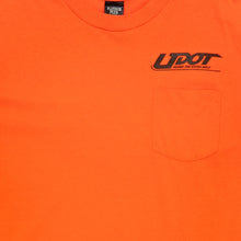 Lade das Bild in den Galerie-Viewer, T-Shirt &quot;UDOT - Utah Department of Transportation&quot; Single Stitch, 90er,  orange, L
