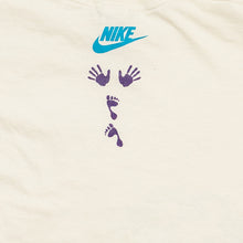 Lade das Bild in den Galerie-Viewer, Nike T-Shirt Kids &quot;There is no finish line&quot; Single Stitch, weiß, L Kids/XS Erwachsene
