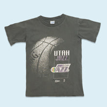 Lade das Bild in den Galerie-Viewer, Salem T-Shirt &quot;Utah Jazz&quot; Single Stitch, 90er, schwarz/grau, S
