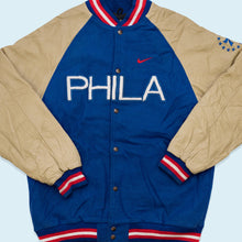 Lade das Bild in den Galerie-Viewer, Nike Team Jacke Philadelphia 76ers, blau/beige, XL
