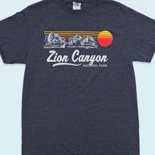 Lade das Bild in den Galerie-Viewer, Delta Pro Weight T-Shirt Zion Canyon 00er, grau, M/L
