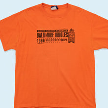 Lade das Bild in den Galerie-Viewer, Cooperstown Collection T-Shirt Baltimore Orioles, orange, L
